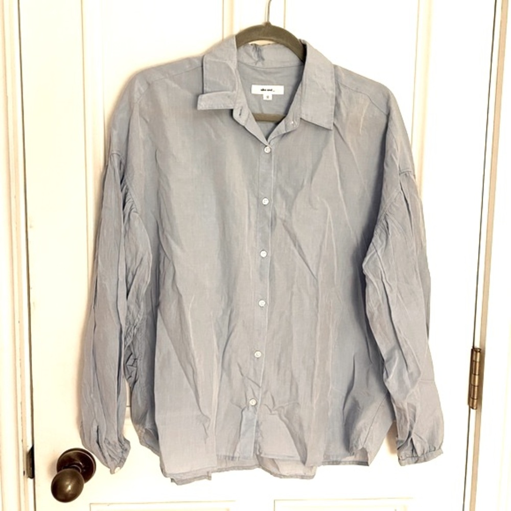 Niko and… Blue linen button down 💙